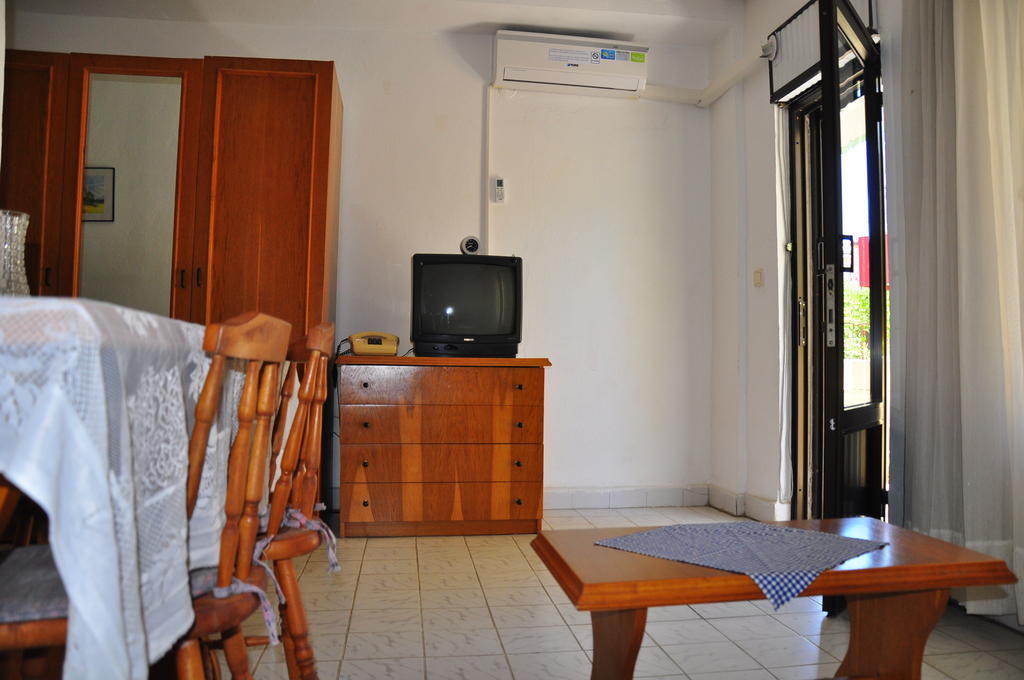 Delphin Apart Hotel Side Room photo